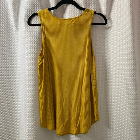 NWOT Old Navy Ribbed Scoop Neck Swing Tank - Picture 4 of 4